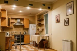 Квартира 2-ком. на ул.Независимой Украины 63а. Полулюкс двухместный  8