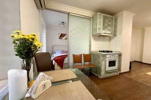 2-ком. ул. Дивногорская 13 (возле ресторана Вилла Олива) 6