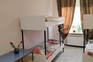 Хостел Cosmos. Место в мужском 4-местном номере  3