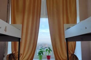 Хостел Cosmos. Место в общем 6-местном номере  1