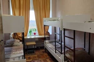 Хостел Cosmos. Место в общем 6-местном номере  5