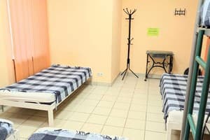 Хостел Файна Птиця. Место в общем 6-местном номере  2