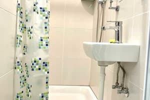 Хостел Файна Птиця. Место в общем 6-местном номере  4