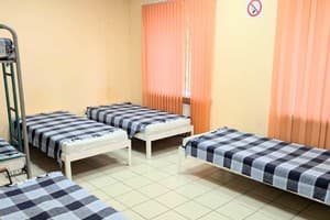 Хостел Файна Птиця. Место в общем 6-местном номере  1