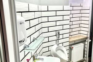 Хостел Файна Птиця. Место в общем 6-местном номере  5