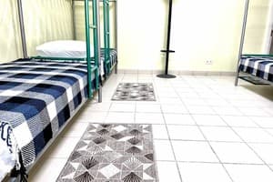 Хостел Файна Птиця. Место в общем 8-местном номере  4