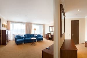 Отель Intourist Hotel. Люкс двухместный 2-комнатный 2