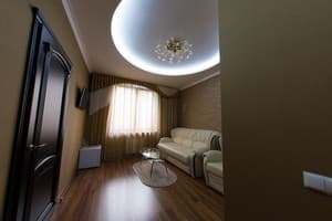 Мини-отель Royal. Люкс двухместный двухкомнатный + 1 7