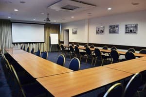 Театральный 13