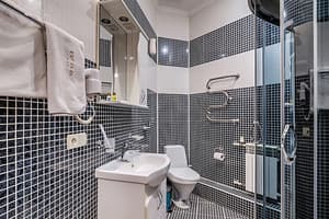 Отель Венеция . Полулюкс двухместный с 2 односпальными кроватями 2