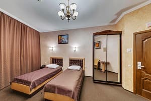 Отель Венеция . Полулюкс двухместный с 2 односпальными кроватями 1