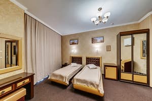 Отель Венеция . Полулюкс двухместный с 2 односпальными кроватями 4