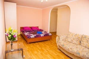 Квартира ул. Независимой Украины 63. Апартаменты трехместный  1